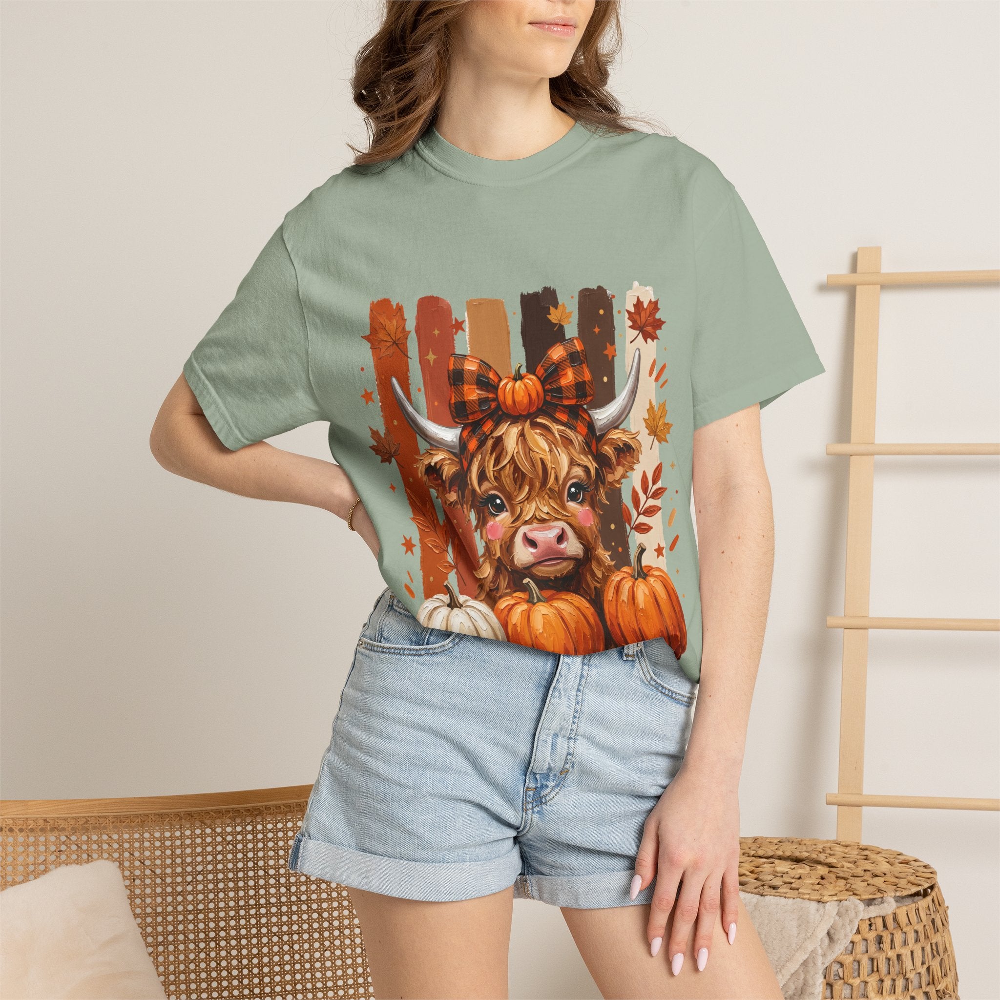 Autumn Highland Cow T-Shirt — Cute Pumpkin Fall Graphic Tee