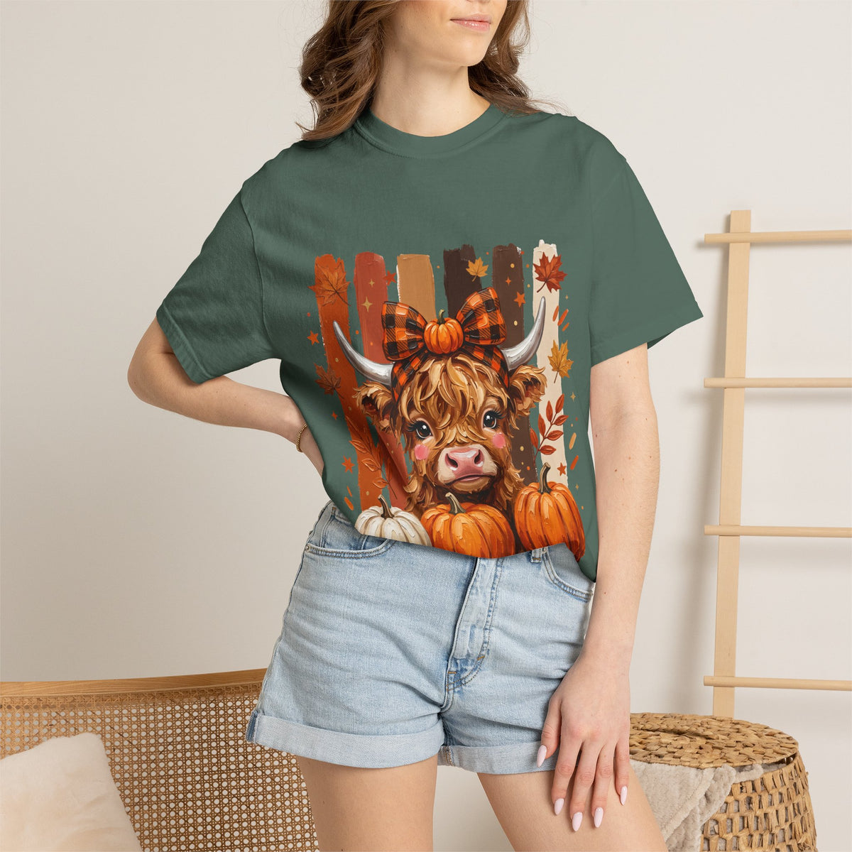 Autumn Highland Cow T-Shirt — Cute Pumpkin Fall Graphic Tee